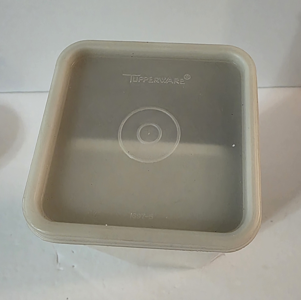 Tupperware Cheese Block Keeper - Picture 3 of 6
